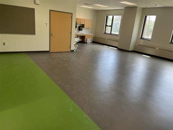 Rubber flooring in classroom 